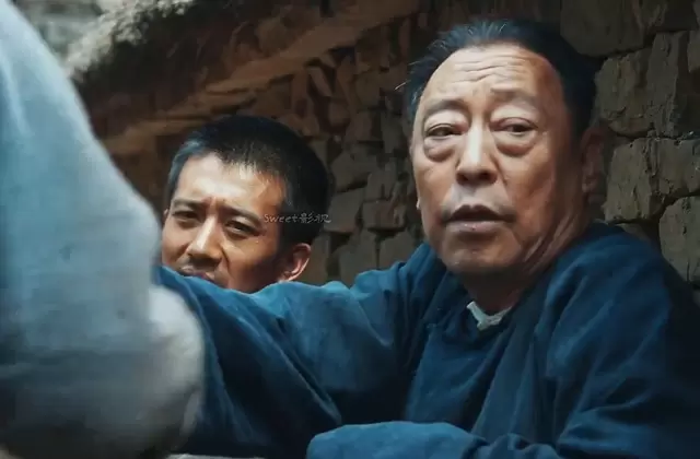 《生万物》剧中傻挑怀孕情节引发观众对筐子角色动机的集中关注 _ 相关图片
