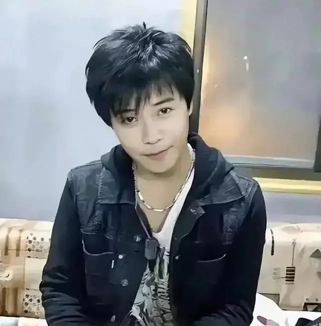 陈思诚人民日报发文谈电影创作真诚性 引发行业对工业化模式讨论 _ 相关图片