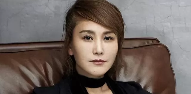 王茜未出演《重案六组》翻拍版，专注女儿成长与幕后工作 _ 现场图