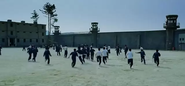 《撞墙几小时却等来致命意外》短片引爆社交平台讨论 _ 现场图