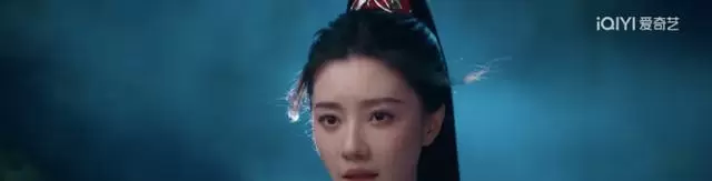 任嘉伦白发战损形象出圈，《佳偶天成》上线三日播放破2.3亿元 _ 细节速览